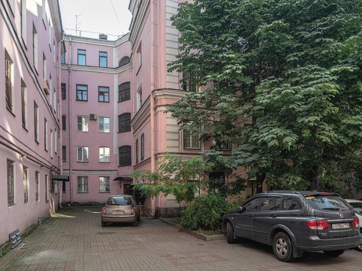 Apartment On Stremyannaya Ulitsa 19 Saint Petersburg Exterior photo